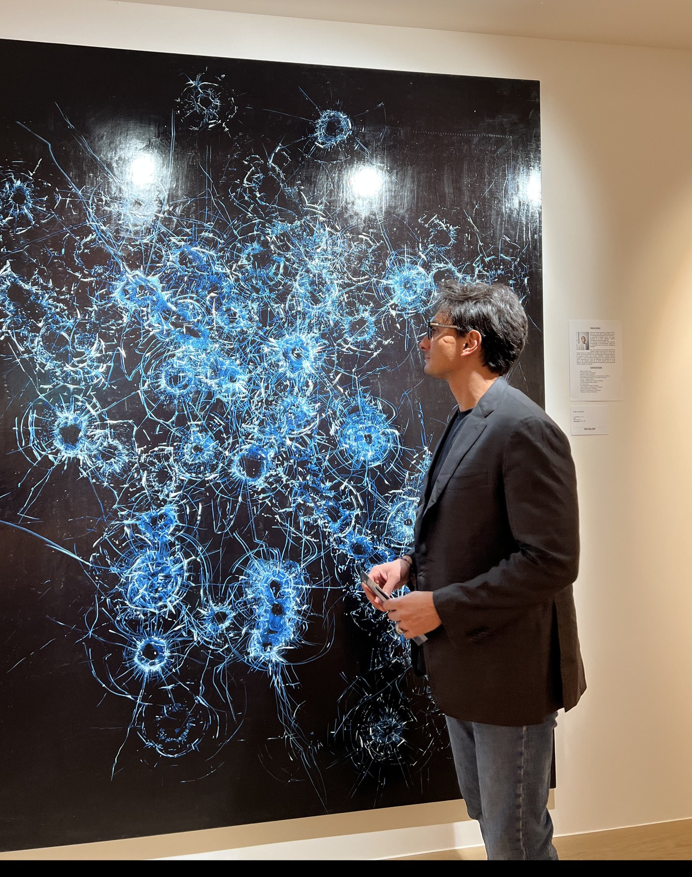 Daniel Lapp walking through the Azula Vela gallery